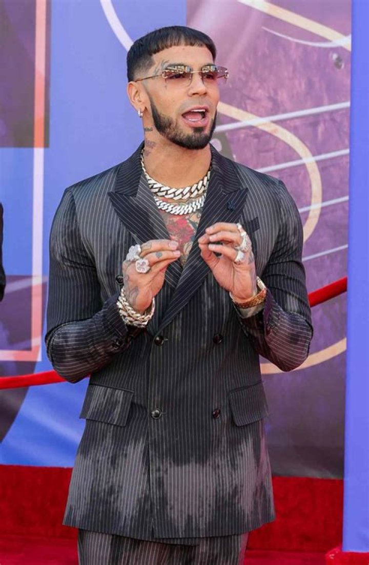 Anuel AA Height: Discovering The Dimensions Of A Reggaeton Star