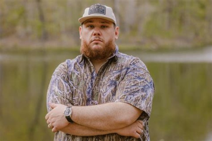 Discovering Luke Combs' Height: The Country Star's Stature And Its Impact On His Career