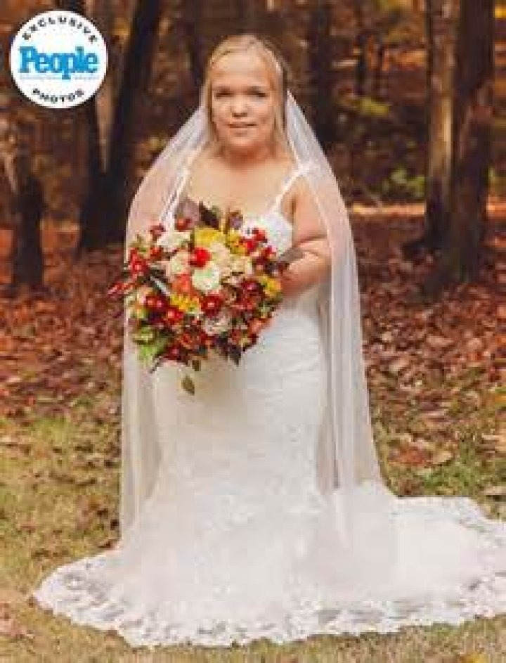 Elizabeth Johnston Engaged: A Journey Of Love And Commitment
